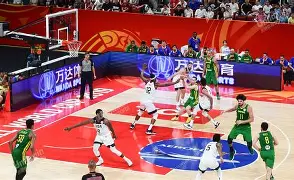 篮球赛事中队员之间发生争执，团队内部不和谐(篮球赛事中队员之间发生争执,团队内部不和谐怎么办)